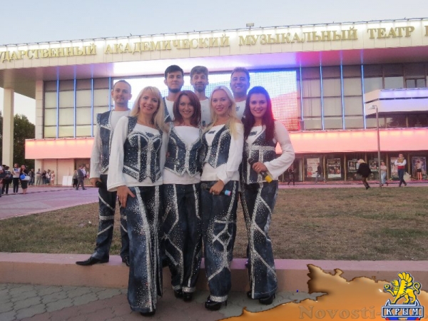 Фестиваль «единороссов» на центральной площади Симферополя вынужденно прерывался из-за внезапного возгорания дизель-генератора возле памятника Ленину (ФОТО) - «Общество Крыма»