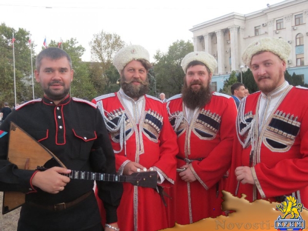 Фестиваль «единороссов» на центральной площади Симферополя вынужденно прерывался из-за внезапного возгорания дизель-генератора возле памятника Ленину (ФОТО) - «Общество Крыма»