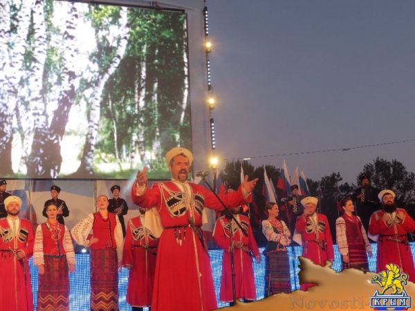 Фестиваль «единороссов» на центральной площади Симферополя вынужденно прерывался из-за внезапного возгорания дизель-генератора возле памятника Ленину (ФОТО) - «Общество Крыма»