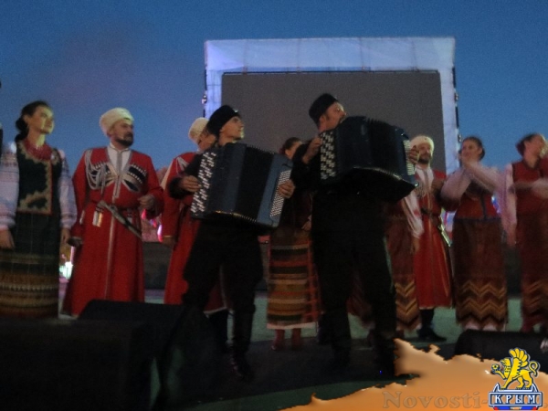 Фестиваль «единороссов» на центральной площади Симферополя вынужденно прерывался из-за внезапного возгорания дизель-генератора возле памятника Ленину (ФОТО) - «Общество Крыма»