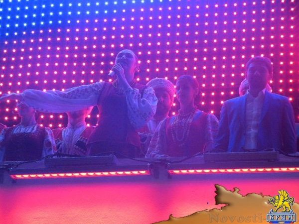 Фестиваль «единороссов» на центральной площади Симферополя вынужденно прерывался из-за внезапного возгорания дизель-генератора возле памятника Ленину (ФОТО) - «Общество Крыма»