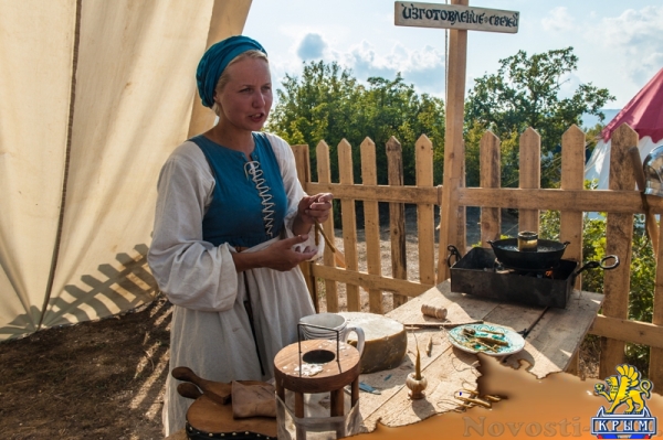 На военно-историческом фестивале записывали в ландскнехты и примеряли доспехи (ФОТОРЕПОРТАЖ) - «Общество Крыма»