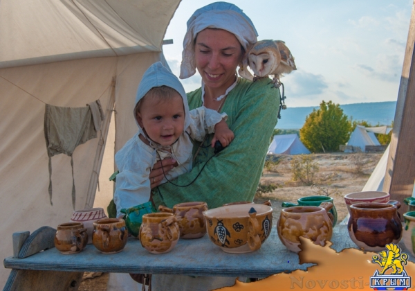 На военно-историческом фестивале записывали в ландскнехты и примеряли доспехи (ФОТОРЕПОРТАЖ) - «Общество Крыма»