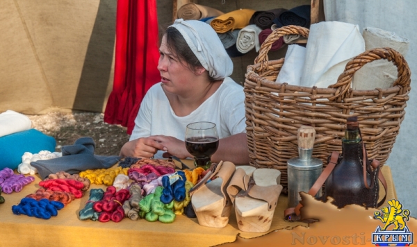 На военно-историческом фестивале записывали в ландскнехты и примеряли доспехи (ФОТОРЕПОРТАЖ) - «Общество Крыма»