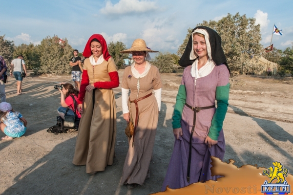 На военно-историческом фестивале записывали в ландскнехты и примеряли доспехи (ФОТОРЕПОРТАЖ) - «Общество Крыма»