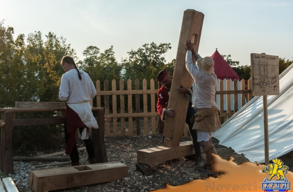 На военно-историческом фестивале записывали в ландскнехты и примеряли доспехи (ФОТОРЕПОРТАЖ) - «Общество Крыма»