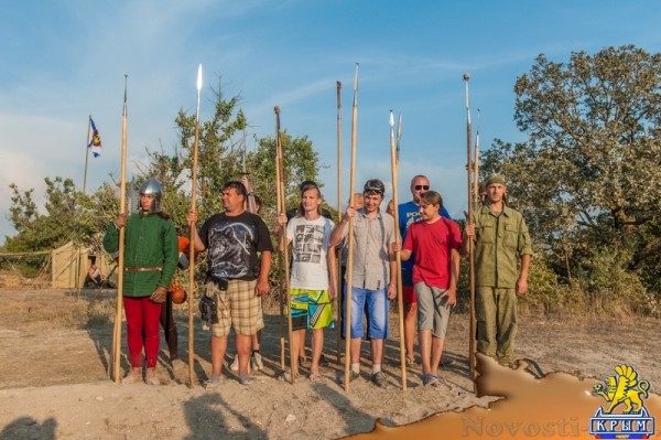 На военно-историческом фестивале записывали в ландскнехты и примеряли доспехи (ФОТОРЕПОРТАЖ) - «Общество Крыма»