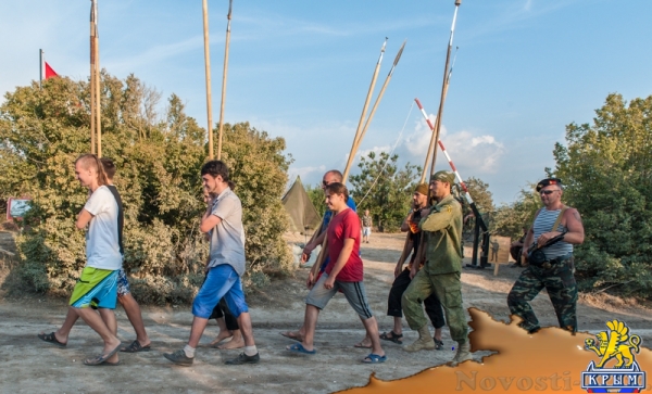 На военно-историческом фестивале записывали в ландскнехты и примеряли доспехи (ФОТОРЕПОРТАЖ) - «Общество Крыма»
