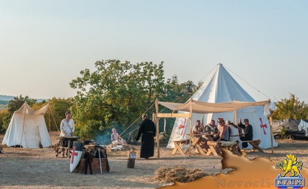На военно-историческом фестивале записывали в ландскнехты и примеряли доспехи (ФОТОРЕПОРТАЖ) - «Общество Крыма»