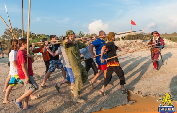 На военно-историческом фестивале записывали в ландскнехты и примеряли доспехи (ФОТОРЕПОРТАЖ) - «Общество Крыма»