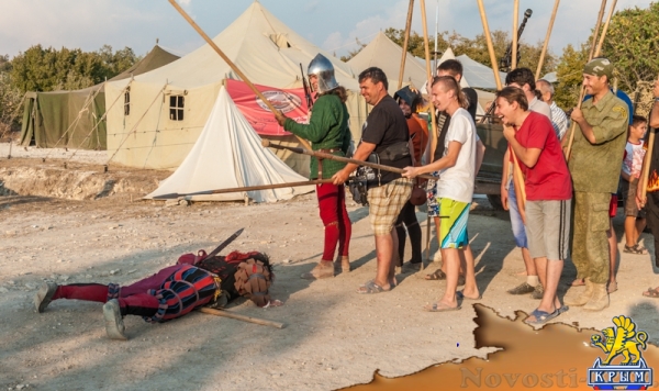 На военно-историческом фестивале записывали в ландскнехты и примеряли доспехи (ФОТОРЕПОРТАЖ) - «Общество Крыма»