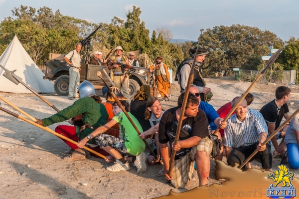 На военно-историческом фестивале записывали в ландскнехты и примеряли доспехи (ФОТОРЕПОРТАЖ) - «Общество Крыма»