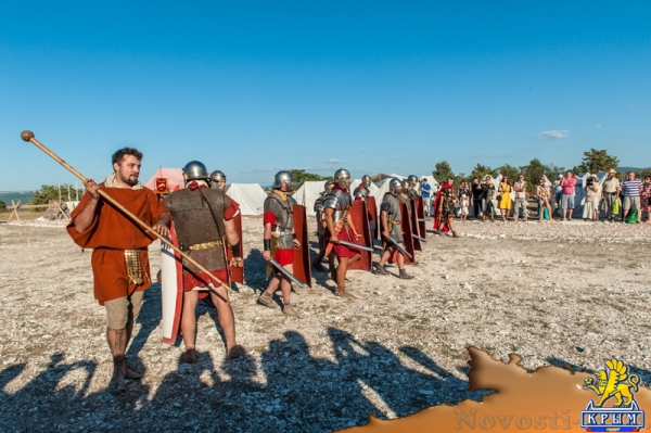 На Федюхиных высотах сошлись римские легионеры, русские дружинники и советские воины с БРМД (ФОТОРЕПОРТАЖ) - «Общество Крыма»