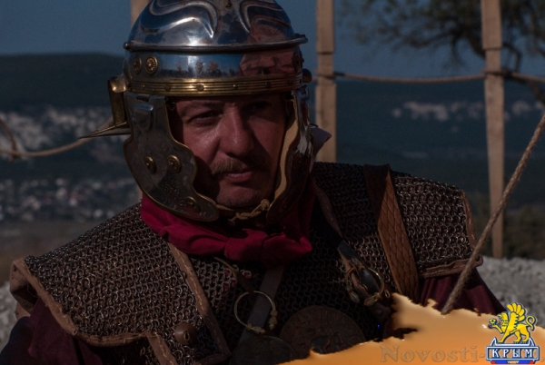 На Федюхиных высотах сошлись римские легионеры, русские дружинники и советские воины с БРМД (ФОТОРЕПОРТАЖ) - «Общество Крыма»