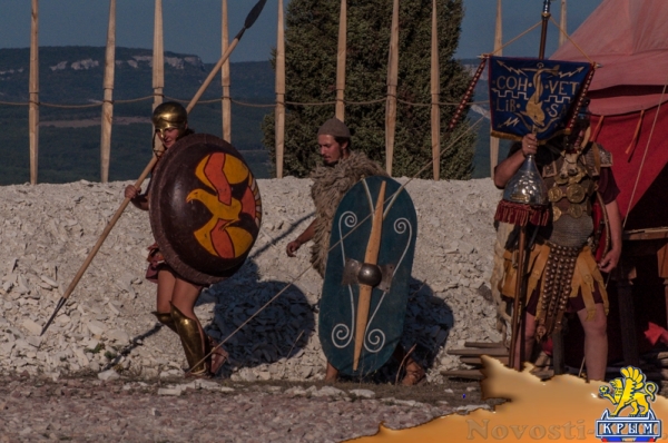 На Федюхиных высотах сошлись римские легионеры, русские дружинники и советские воины с БРМД (ФОТОРЕПОРТАЖ) - «Общество Крыма»