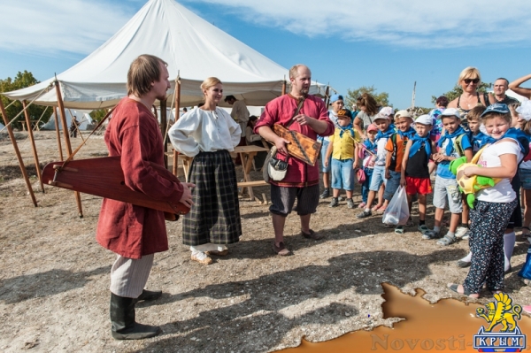 На Федюхиных высотах сошлись римские легионеры, русские дружинники и советские воины с БРМД (ФОТОРЕПОРТАЖ) - «Общество Крыма»