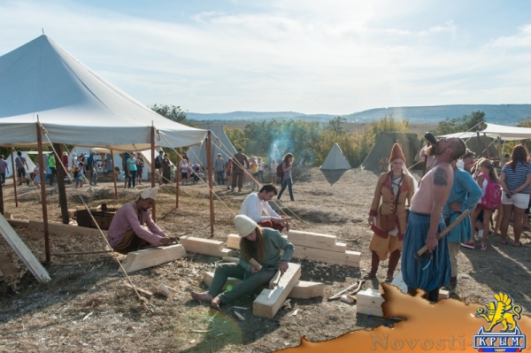 На Федюхиных высотах сошлись римские легионеры, русские дружинники и советские воины с БРМД (ФОТОРЕПОРТАЖ) - «Общество Крыма»