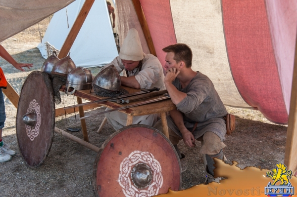 На Федюхиных высотах сошлись римские легионеры, русские дружинники и советские воины с БРМД (ФОТОРЕПОРТАЖ) - «Общество Крыма»