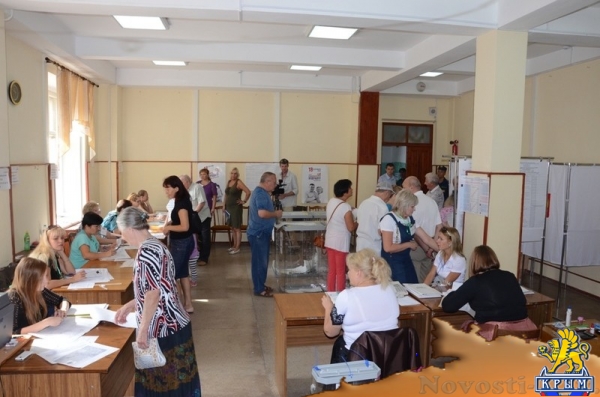 Члены делегации из немецкого Баден-Бадена посетили один из избирательных участков Ялты (ФОТО) - «70 лет Победы»