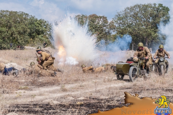 В финале военно-исторического фестиваля на Федюхиных высотах показали оборону и освобождение Севастополя (ФОТОРЕПОРТАЖ) - «Общество Крыма» В финале военно-исторического фестиваля на Федюхиных высотах показали оборону и освобождение Севастополя (ФОТОРЕПОРТАЖ) - «Общество Крыма»