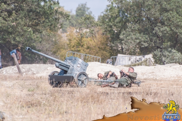 В финале военно-исторического фестиваля на Федюхиных высотах показали оборону и освобождение Севастополя (ФОТОРЕПОРТАЖ) - «Общество Крыма» В финале военно-исторического фестиваля на Федюхиных высотах показали оборону и освобождение Севастополя (ФОТОРЕПОРТАЖ) - «Общество Крыма»