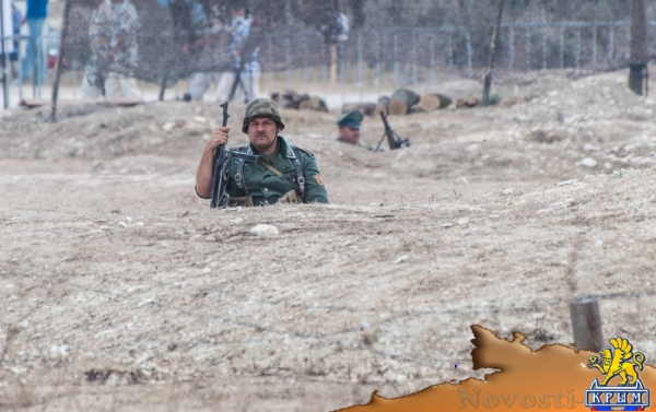 В финале военно-исторического фестиваля на Федюхиных высотах показали оборону и освобождение Севастополя (ФОТОРЕПОРТАЖ) - «Общество Крыма» В финале военно-исторического фестиваля на Федюхиных высотах показали оборону и освобождение Севастополя (ФОТОРЕПОРТАЖ) - «Общество Крыма»