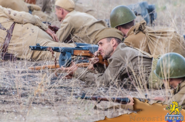 В финале военно-исторического фестиваля на Федюхиных высотах показали оборону и освобождение Севастополя (ФОТОРЕПОРТАЖ) - «Общество Крыма» В финале военно-исторического фестиваля на Федюхиных высотах показали оборону и освобождение Севастополя (ФОТОРЕПОРТАЖ) - «Общество Крыма»