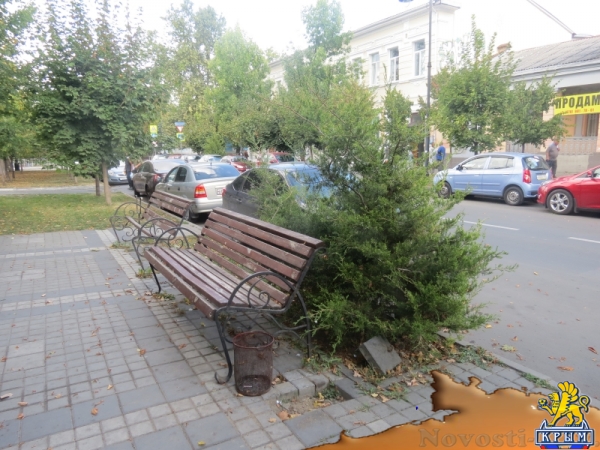 В Симферополе вандалы ломают скамейки и разрушают тротуар на улице Горького. При попустительстве полиции? (ФОТО) - «Происшедствия Крыма» В Симферополе вандалы ломают скамейки и разрушают тротуар на улице Горького. При попустительстве полиции? (ФОТО) - «Происшедствия Крыма»