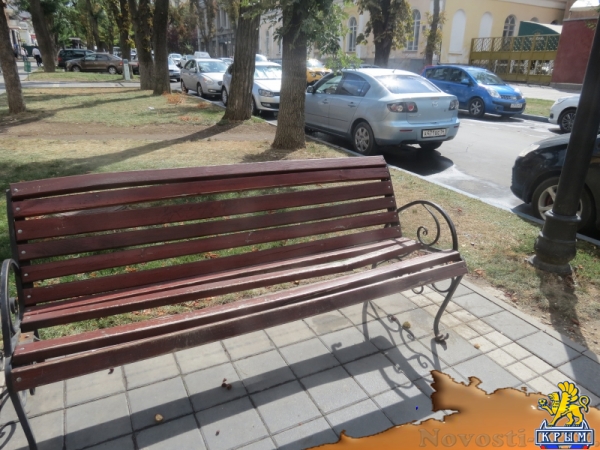 В Симферополе вандалы ломают скамейки и разрушают тротуар на улице Горького. При попустительстве полиции? (ФОТО) - «Происшедствия Крыма» В Симферополе вандалы ломают скамейки и разрушают тротуар на улице Горького. При попустительстве полиции? (ФОТО) - «Происшедствия Крыма»