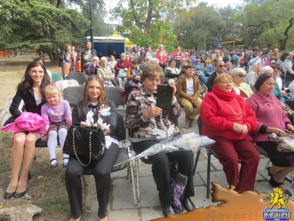 В Екатерининском саду Симферополя прошел благотворительный День Белого цветка (ФОТО) - «Общество Крыма»