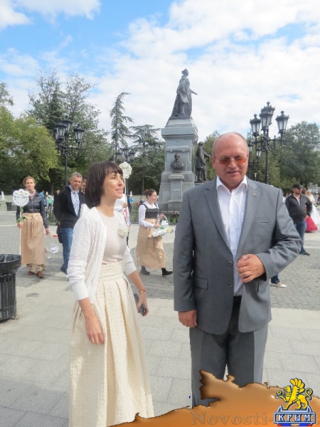 В Екатерининском саду Симферополя прошел благотворительный День Белого цветка (ФОТО) - «Общество Крыма»