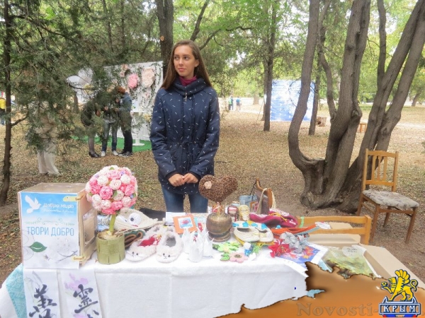 В Екатерининском саду Симферополя прошел благотворительный День Белого цветка (ФОТО) - «Общество Крыма»