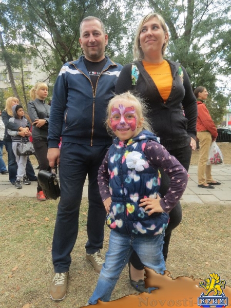 В Екатерининском саду Симферополя прошел благотворительный День Белого цветка (ФОТО) - «Общество Крыма»