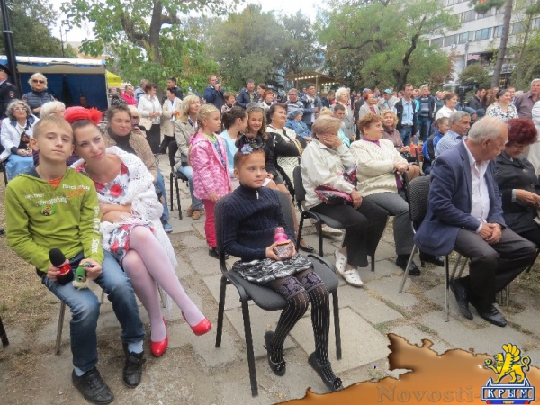 В Екатерининском саду Симферополя прошел благотворительный День Белого цветка (ФОТО) - «Общество Крыма»