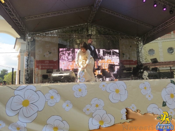 В Екатерининском саду Симферополя прошел благотворительный День Белого цветка (ФОТО) - «Общество Крыма»