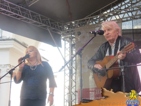 В Екатерининском саду Симферополя прошел благотворительный День Белого цветка (ФОТО) - «Общество Крыма»