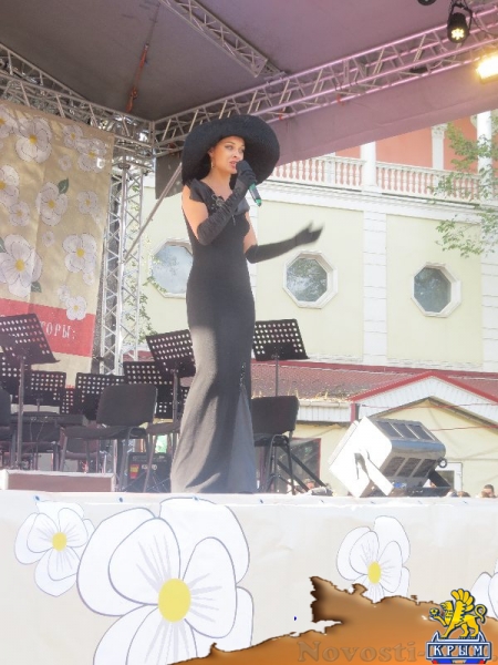 В Екатерининском саду Симферополя прошел благотворительный День Белого цветка (ФОТО) - «Общество Крыма»