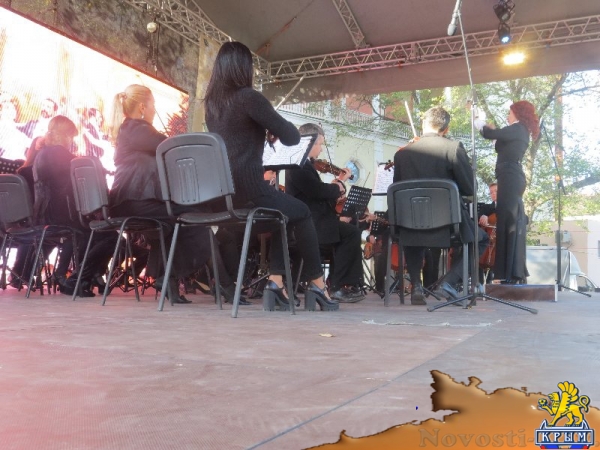 В Екатерининском саду Симферополя прошел благотворительный День Белого цветка (ФОТО) - «Общество Крыма»