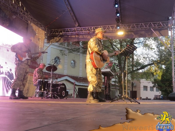 В Екатерининском саду Симферополя прошел благотворительный День Белого цветка (ФОТО) - «Общество Крыма»