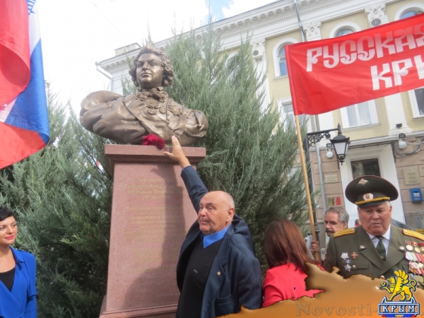 В столице Крыма почтили память князя Григория Потёмкина-Таврического в честь 277-ой годовщины со дня его рождения (ФОТО) - «Общество Крыма»