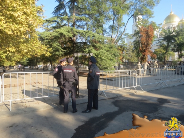 Симферополь празднует День Государственного герба и Государственного флага Республики Крым (ФОТО) - «Общество Крыма»