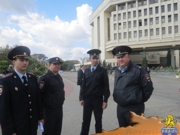 Симферополь празднует День Государственного герба и Государственного флага Республики Крым (ФОТО) - «Общество Крыма»