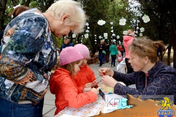 День благотворительности и милосердия «Белый цветок» собрал сотни крымчан и гостей полуострова в Симферополе (ФОТО) - «Общество Крыма»