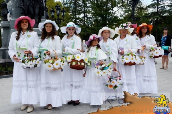 День благотворительности и милосердия «Белый цветок» собрал сотни крымчан и гостей полуострова в Симферополе (ФОТО) - «Общество Крыма»