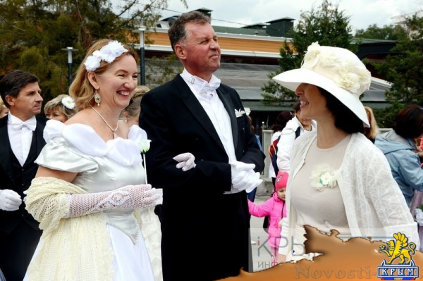 День благотворительности и милосердия «Белый цветок» собрал сотни крымчан и гостей полуострова в Симферополе (ФОТО) - «Общество Крыма»
