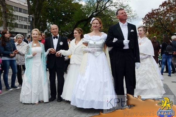 День благотворительности и милосердия «Белый цветок» собрал сотни крымчан и гостей полуострова в Симферополе (ФОТО) - «Общество Крыма»