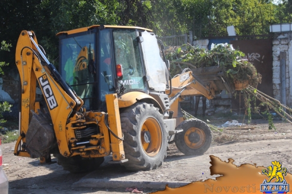 В Симферополе коммунальщики ликвидировали стихийную свалку мусора в микрорайоне Анатра. Под присмотром заместителя министра экологии и природных ресурсов Крыма (ФОТО) - «Экономика Крыма»