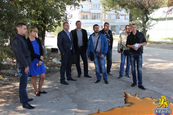 В Симферополе коммунальщики ликвидировали стихийную свалку мусора в микрорайоне Анатра. Под присмотром заместителя министра экологии и природных ресурсов Крыма (ФОТО) - «Экономика Крыма»