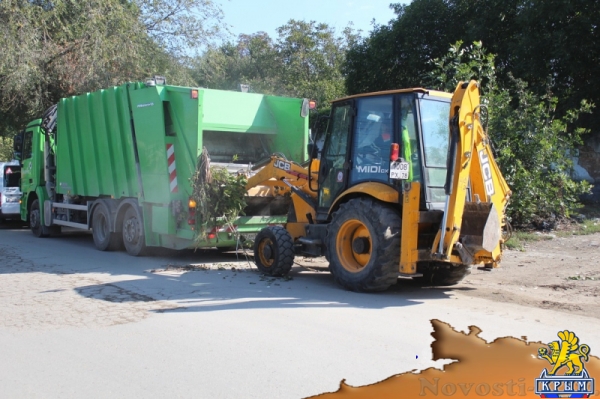 В Симферополе коммунальщики ликвидировали стихийную свалку мусора в микрорайоне Анатра. Под присмотром заместителя министра экологии и природных ресурсов Крыма (ФОТО) - «Экономика Крыма»