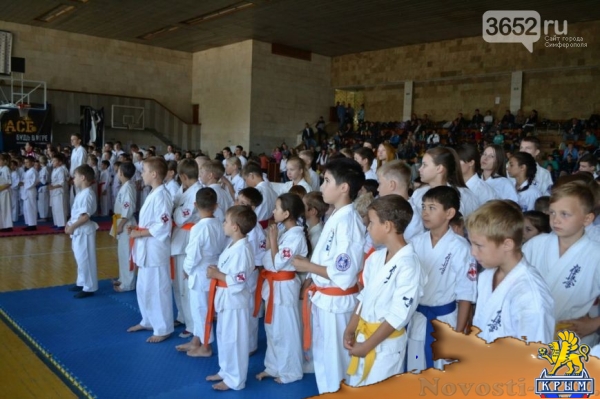 Симферопольские спортсмены заняли первое место в Открытом Чемпионате Крыма по Каратэ (ФОТО) - «Симферополь»